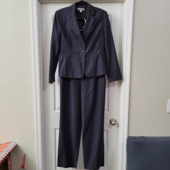 DressBarn 2pc lined suit - jacket and pants size 12 - grey subtle stripe - Picture 1 of 16